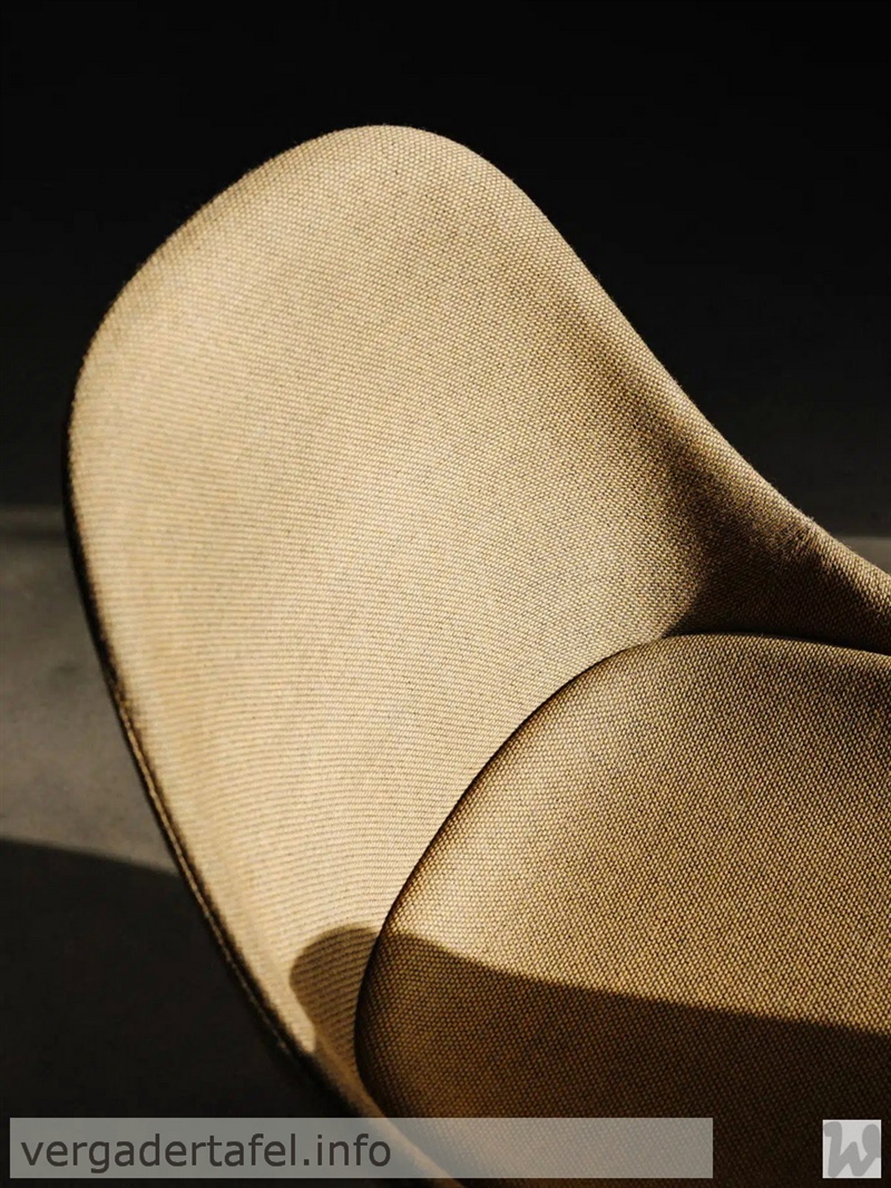 29 Enea Mate Chair Detail